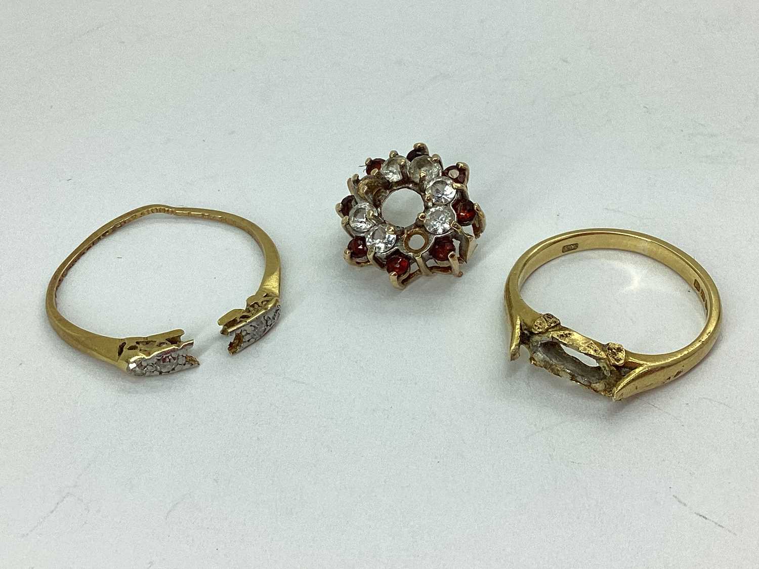 Lot 88 - Damaged / Scrap; An 18ct Gold Ring Shank...