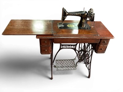 Lot 1535 - Singer Treadle Sewing Machine.