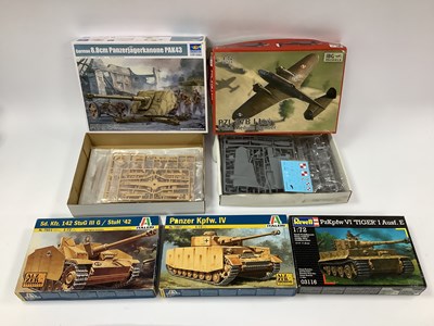 Lot 679 - Five plastic model kits by Trumpeter, IBG...