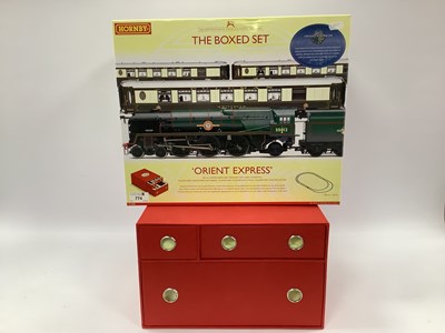 Lot 774 - A Hornby #R1038 OO Gauge Orient Express - The...