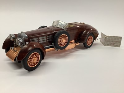 Lot 880 - A Franklin Mint 1:24th scale precision model...