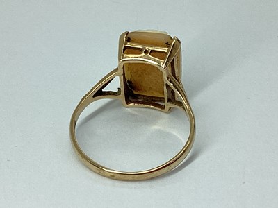 Lot 40 - A 9ct Gold Cameo Style Ring, the shell carved...