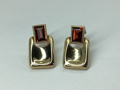 Lot 83 - A Pair of Modern 9ct Gold Articulated Panel...