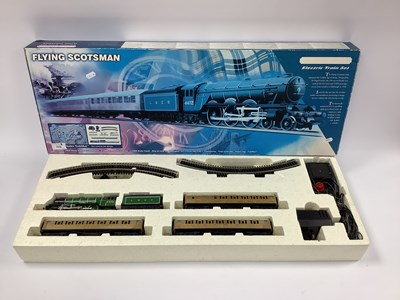 Lot 775 - A boxed Hornby 00 gauge "Flying Scotsman"...