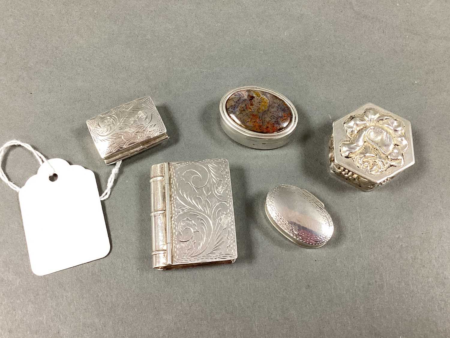 Lot 28 - A Small Collection of "925" and other Pill...