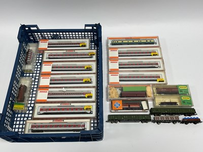 Lot 577 - Approximately twenty items of European N gauge...