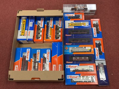 Lot 453 - Approximately thirty boxed Roco HO European...