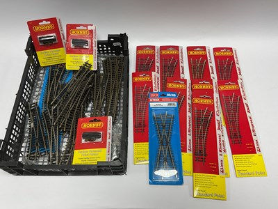 Lot 510 - Approximately thirty-two 00 gauge points (some...