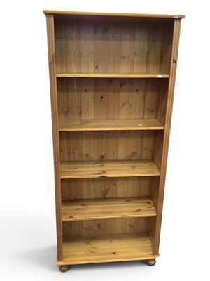 Lot 1453 - Pine Freestanding Bookcase with adjustable...