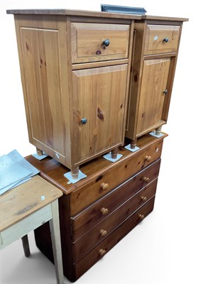 Lot 1492 - Pine Chest of four Drawers, 88cm wide, two...