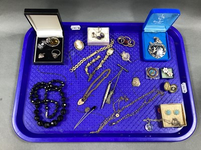 Lot 149 - A Collection of Vintage and Later Jewellery,...