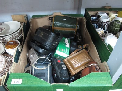 Lot 1132 - Film cameras, including Halina AI TLR, Canon,...