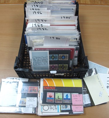 Lot 337 - Stamps; A selection of mint GB presentation...