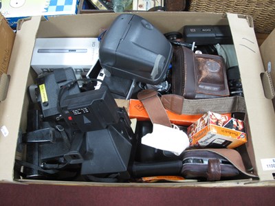Lot 1100 - A Large Collection of Cameras to include a...
