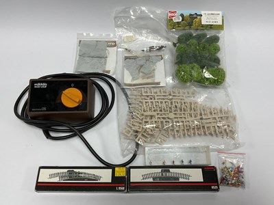 Lot 528 - A quantity of Z gauge accessories, including a...