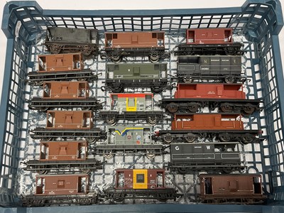 Lot 501 - Seventeen 00 gauge brake vans by Bachmann,...