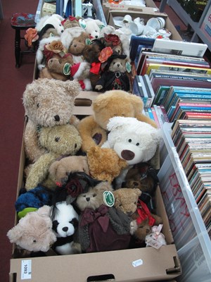 Lot 1093 - A quantity of Teddy bears and soft toys,...