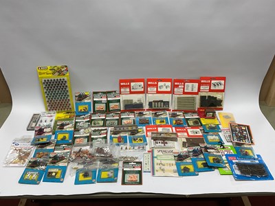 Lot 511 - A large quantity of OO/HO small scenic...