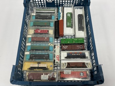 Lot 561 - Approximately twenty-five N gauge American...