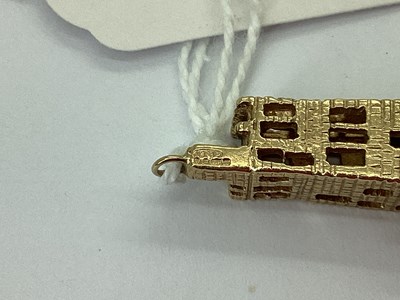 Lot 86 - A 9ct Gold Castle Hill (Huddersfield)...