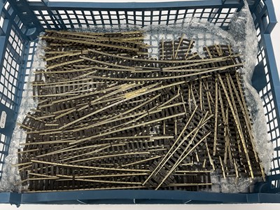 Lot 493 - Approximately thirty 00 gauge points by Peco...