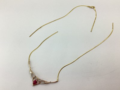 Lot 125 - An Openwork Claw Set Necklace, (chain broken),...