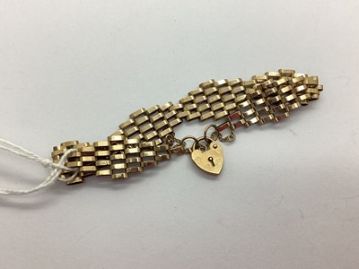 Lot 82 - A 9ct Gold Gate Style Bracelet, of geometric...