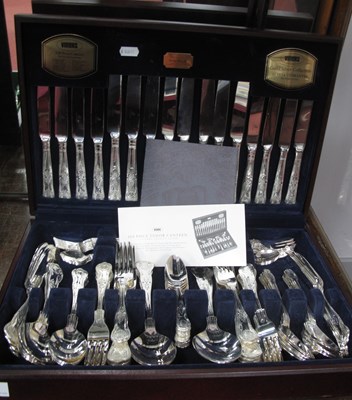 Lot 1247 - Viners "Kings Royale" 100-piece silver plated...
