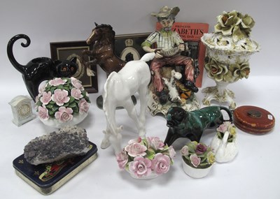 Lot 1164 - Figures and collectables, including...