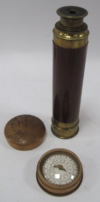 Lot 1268 - XIX Century Pocket Sundial in treen casing 5cm...