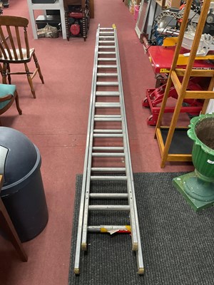 Lot 1148A - Aluminium Extending Ladders, 445cm when closed.