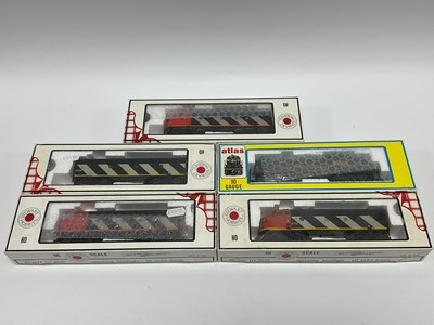 Lot 588 - Five HO Gauge Outline American/Canadian...
