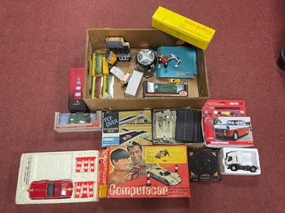 Lot 406 - An assorted collection of diecast model...