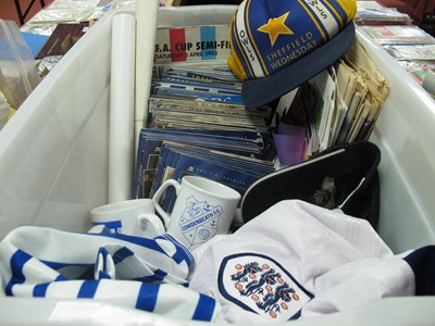Lot 472 - Sheffield Wednesday Mugs, cap, flag,...