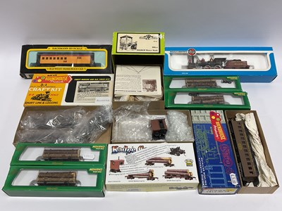 Lot 542 - A quantity of HO Scale American Outline 'Old...