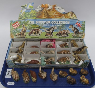 Lot 1162 - Wade "The Dinosaur Collection" complete set of...