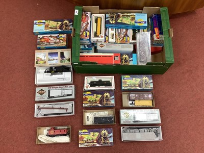 Lot 666 - Approximately Thirty HO Gauge Outline American...