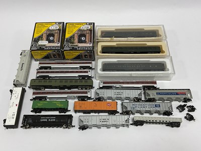 Lot 548 - Eight N Gauge American Outline rolling stock...