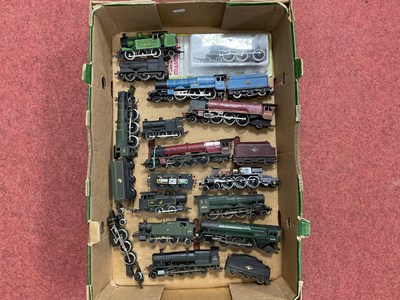 Lot 418 - Approximately fifteen 00 gauge steam...