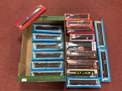 Lot 377 - Eighteen OO gauge boxed coaches by Wrenn,...