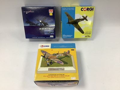 Lot 711 - Three 1:72nd scale diecast model military...