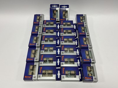 Lot 509 - Twenty-four boxed Roco pairs of HOe (009)...