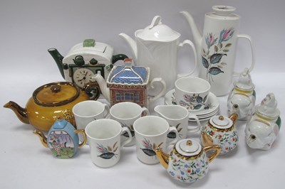 Lot 1213 - Meakin Studio Coffee Ware, Sadler, Albert...
