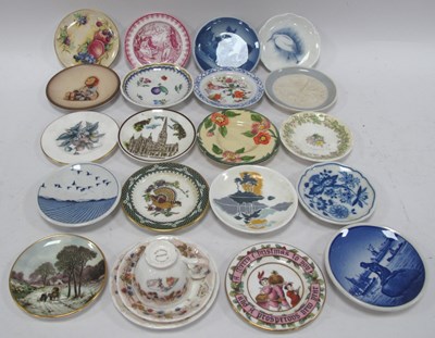 Lot 1200 - Miniature Ceramic Plates, including Lladro,...