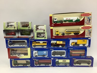Lot 723 - Twenty 1:76th scale diecast model lineside...