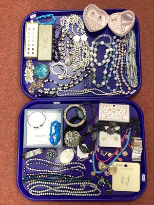 Lot 187 - A Collection of Modern Costume Jewellery, in...