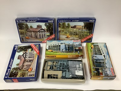 Lot 708 - Five boxed HO scale building kits by Pola and...