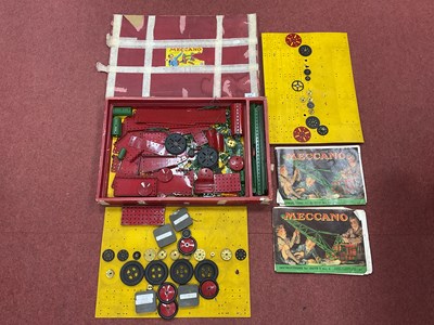 Lot 614 - A 1950's No.8 Meccano Set, red/green,...
