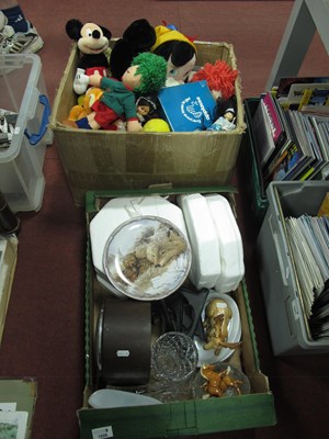 Lot 1026 - Toys and collectables, including assorted...