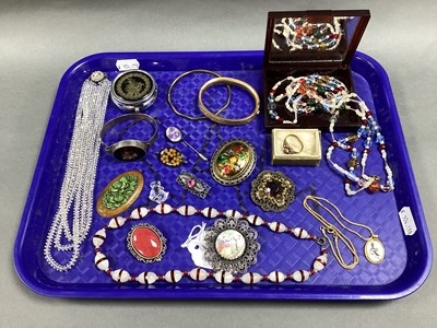 Lot 240 - A Collection of Vintage and Later Jewellery,...